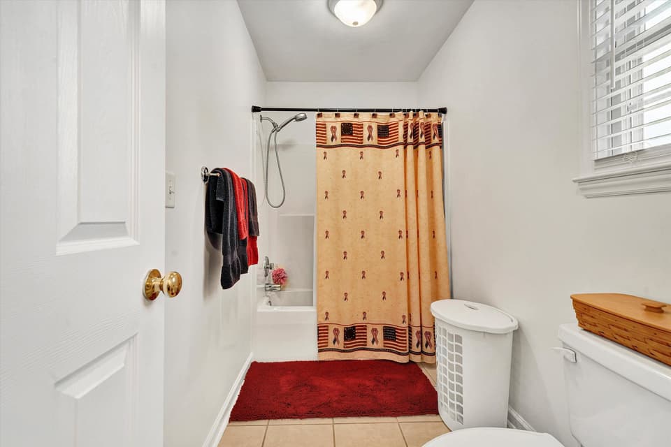 540 Harkrader Street, photo 14 of 35