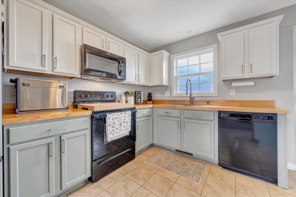 350 Chelsea Loop, photo 11 of 37