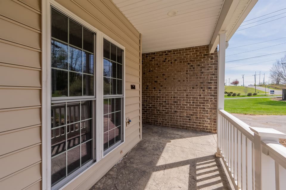 161 Walters Drive NW, photo 4 of 40