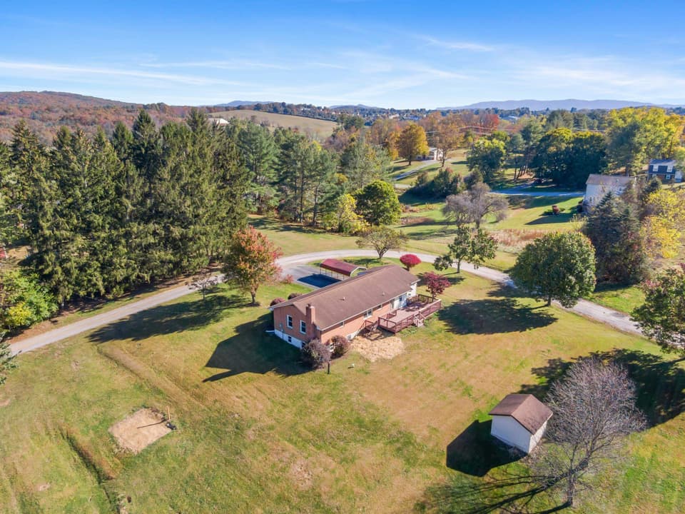 2272 Lupine Lane, photo 15 of 40