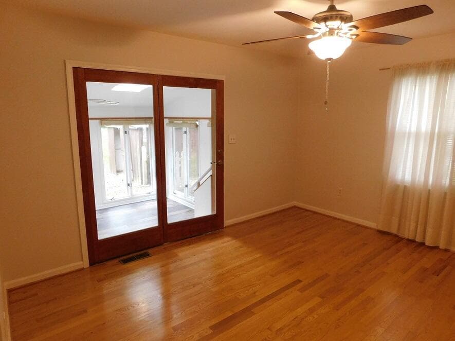 310 Hickory Dr SW, photo 12 of 30