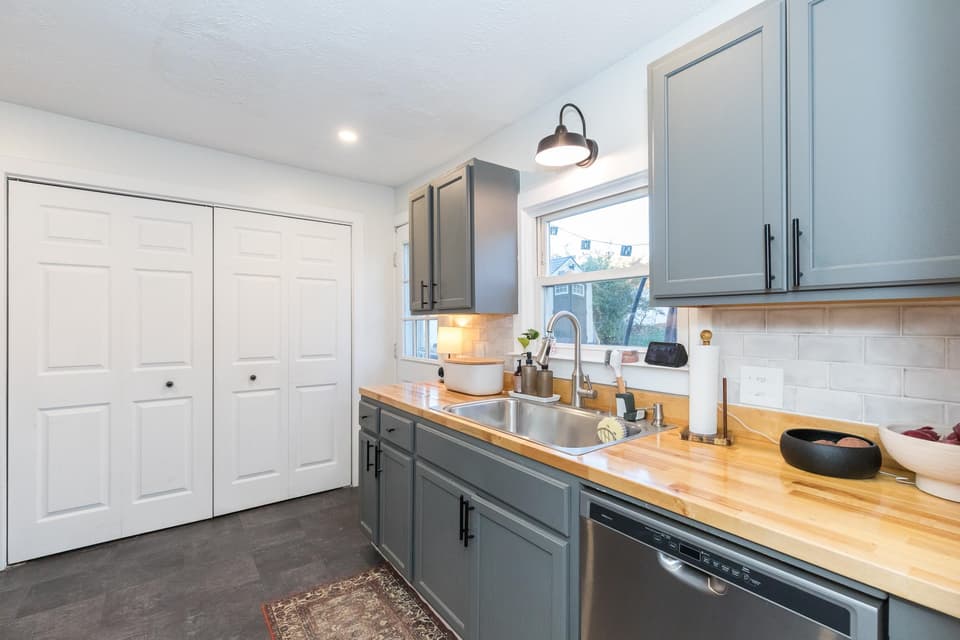 405 Lester Street, photo 30 of 40