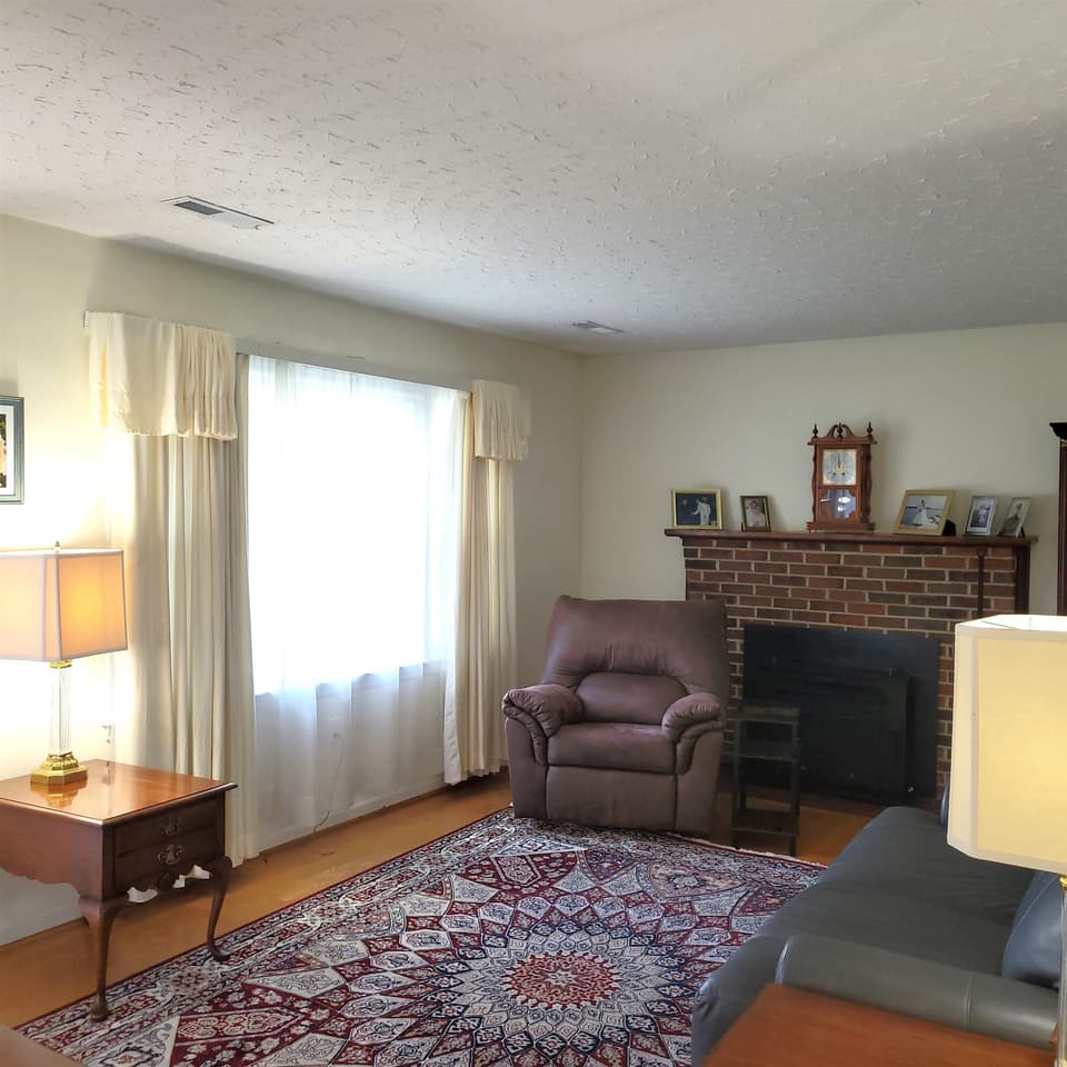 350 Hickory Drive, photo 6 of 31
