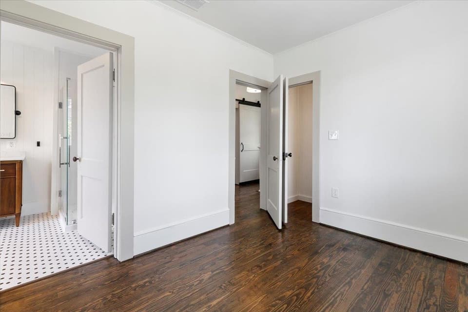 612 E Main Street, photo 34 of 40