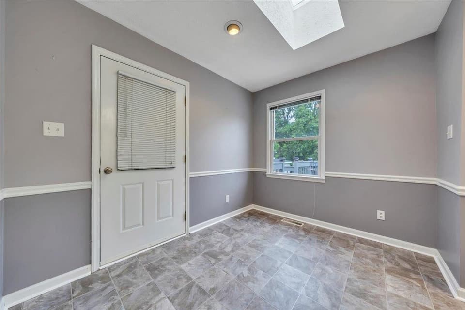 430 Virginian Drive, photo 17 of 36