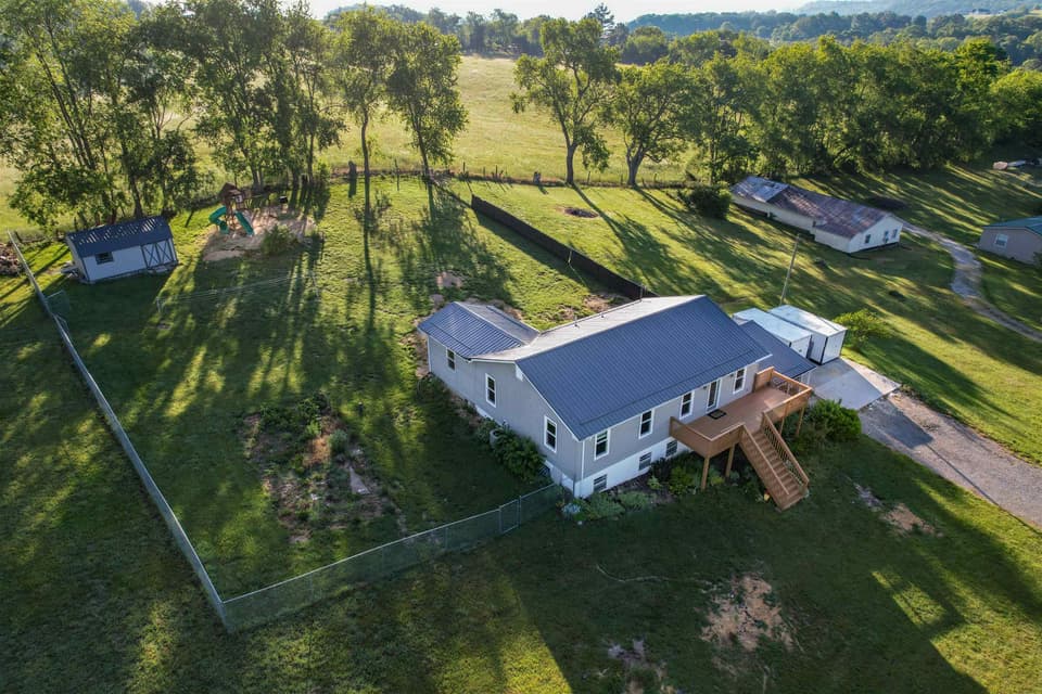 4424 Bluegrass Road, photo 2 of 40