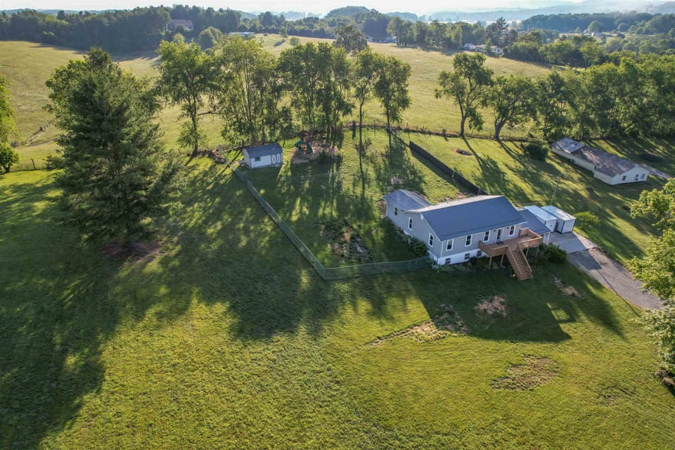4424 Bluegrass Road, photo 9 of 40
