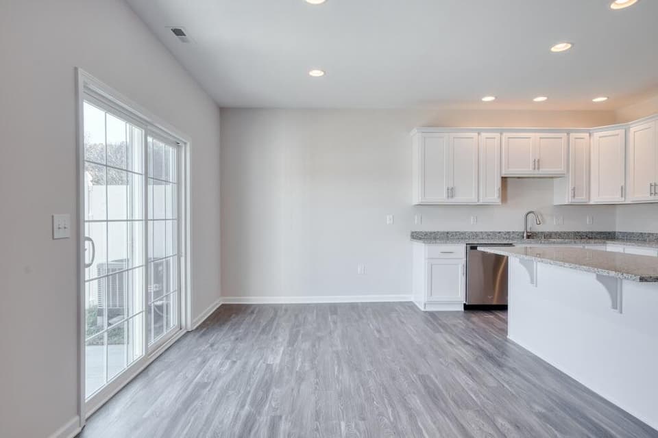 223 Louise Ln, photo 12 of 35