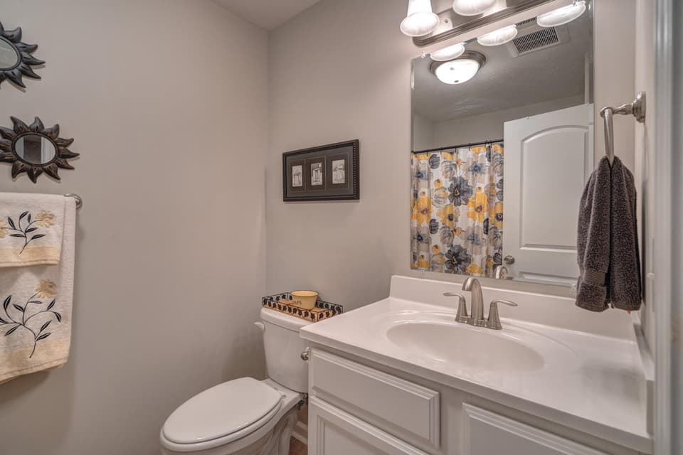 2160 Glade Drive SE, photo 12 of 40