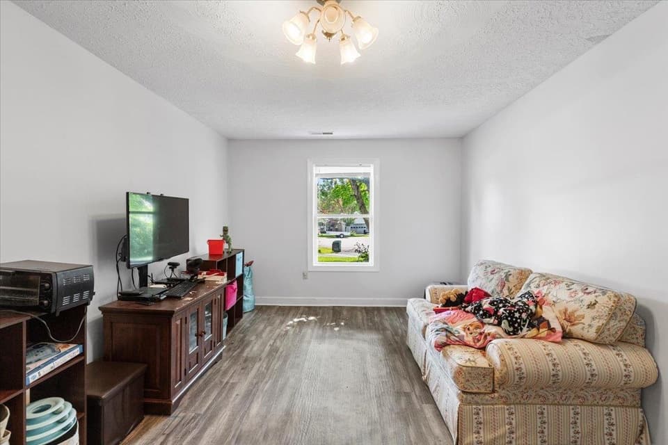 365 S Hill Drive, photo 20 of 40