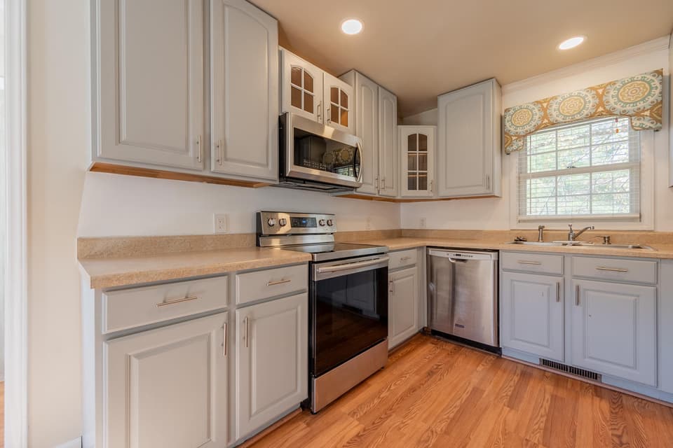 497 Canterbury Street SW, photo 36 of 40