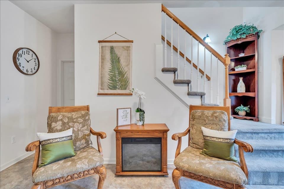 445 Chelsea Loop, photo 8 of 40