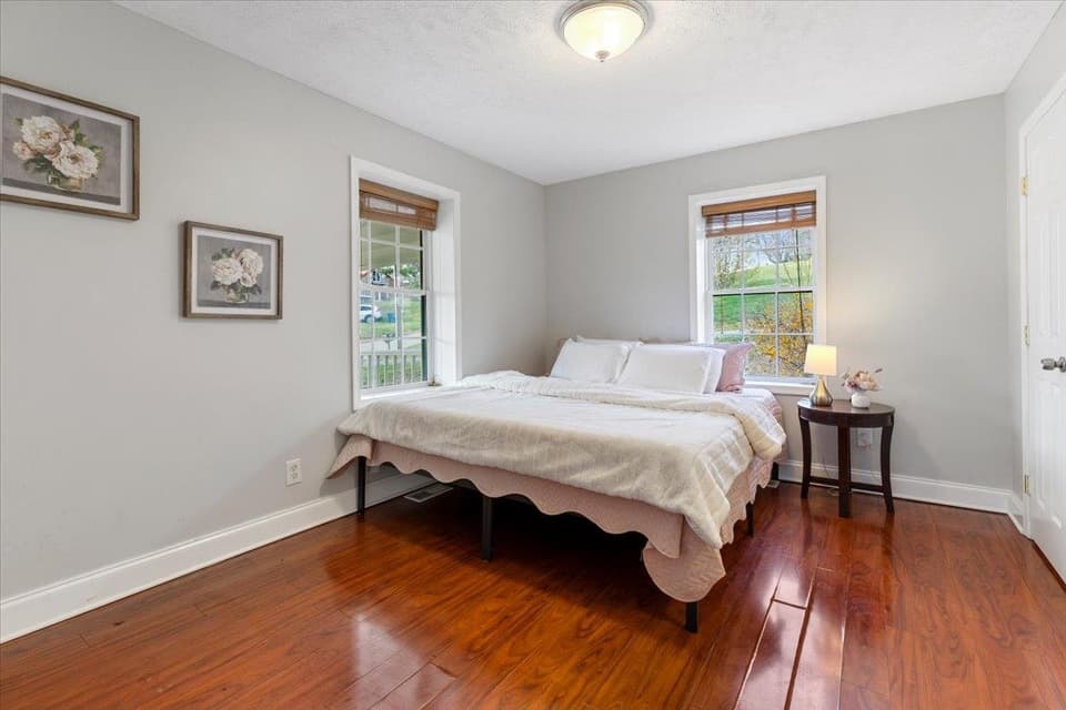 619 E Main Street, photo 17 of 40