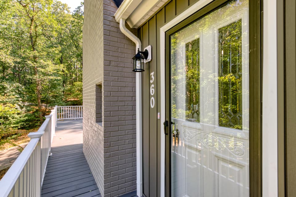 360 Tomahawk Drive, photo 10 of 32