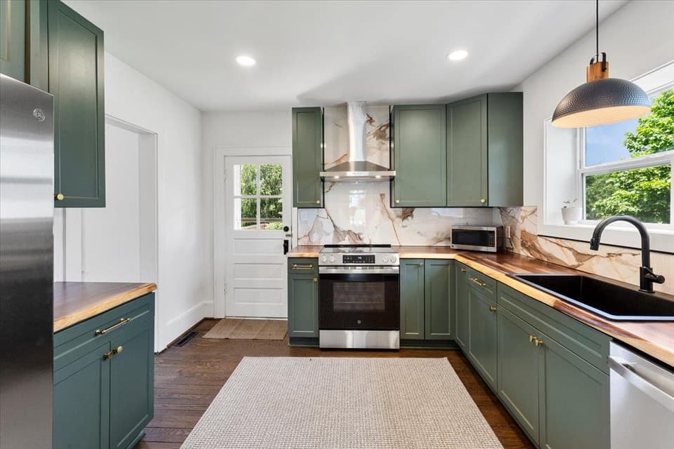 612 E Main Street, photo 18 of 40