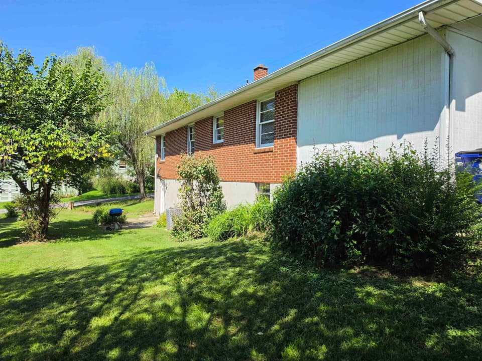 915 Church Street, photo 9 of 28