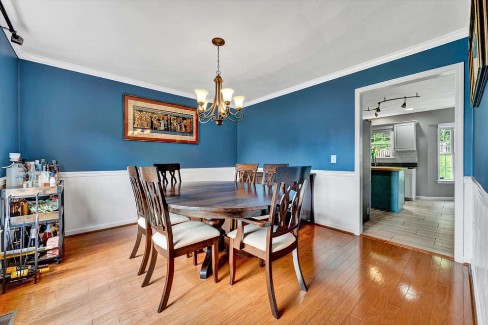 135 Sapphire Avenue, photo 21 of 40