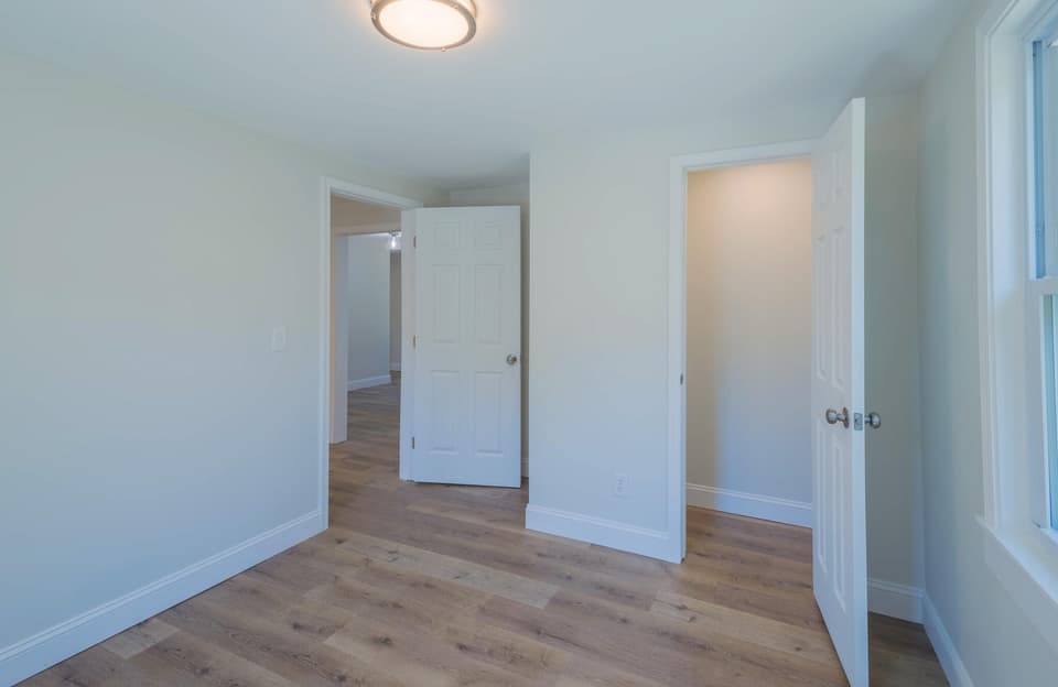 630 School Lane, photo 17 of 33