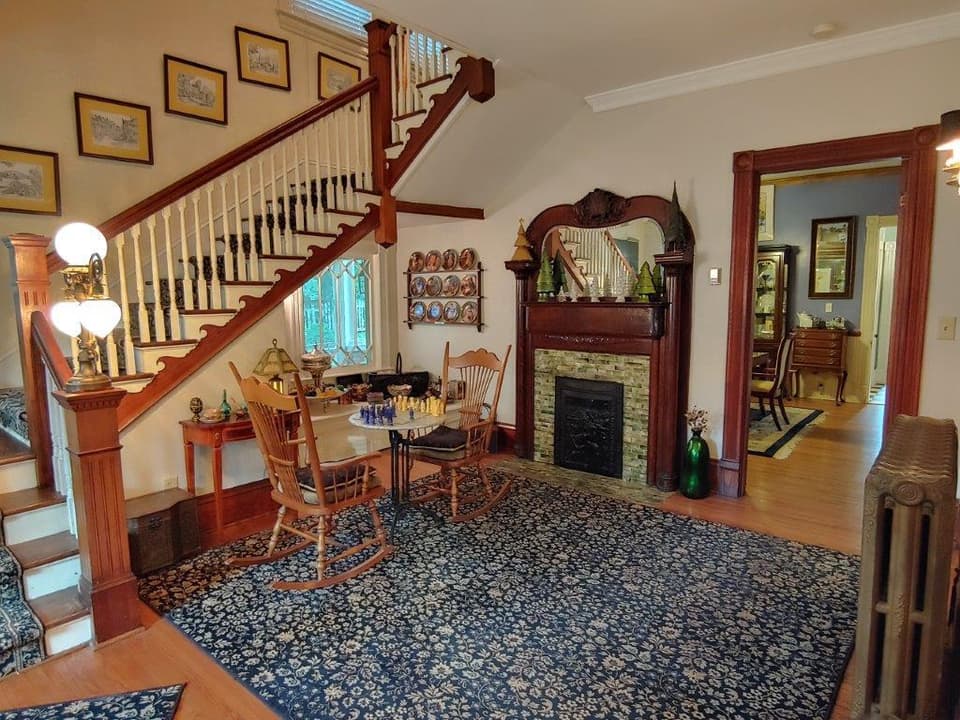 201 East Main St, photo 11 of 39