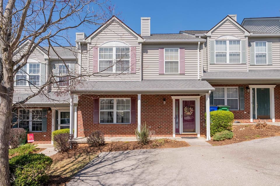 325 Oaktree Boulevard, Christiansburg, VA