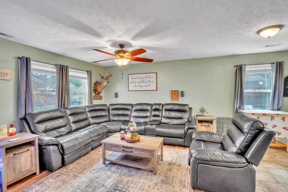 3375 Springview Drive, photo 11 of 25