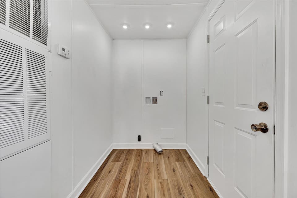 1030 Church St NE, photo 18 of 37