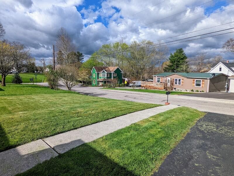 403 Lester Street, photo 5 of 38
