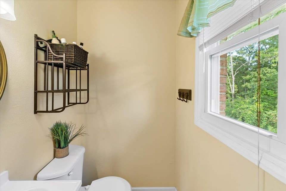 2318 Plateau Drive, photo 21 of 40