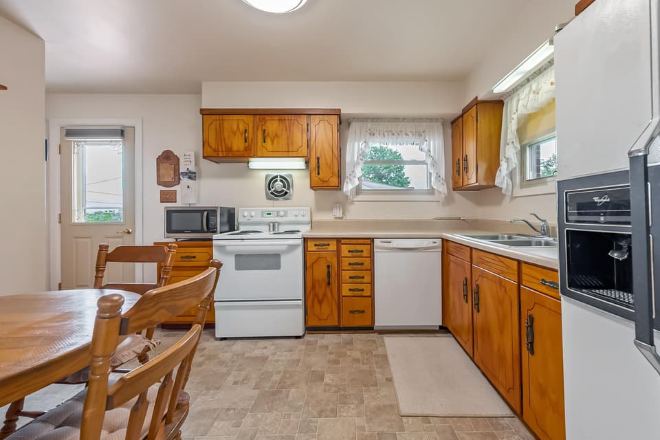 109 Longview Drive, photo 7 of 30