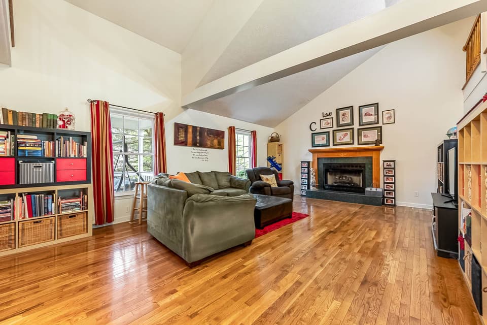 2240 Yellow Sulphur Road, photo 10 of 40