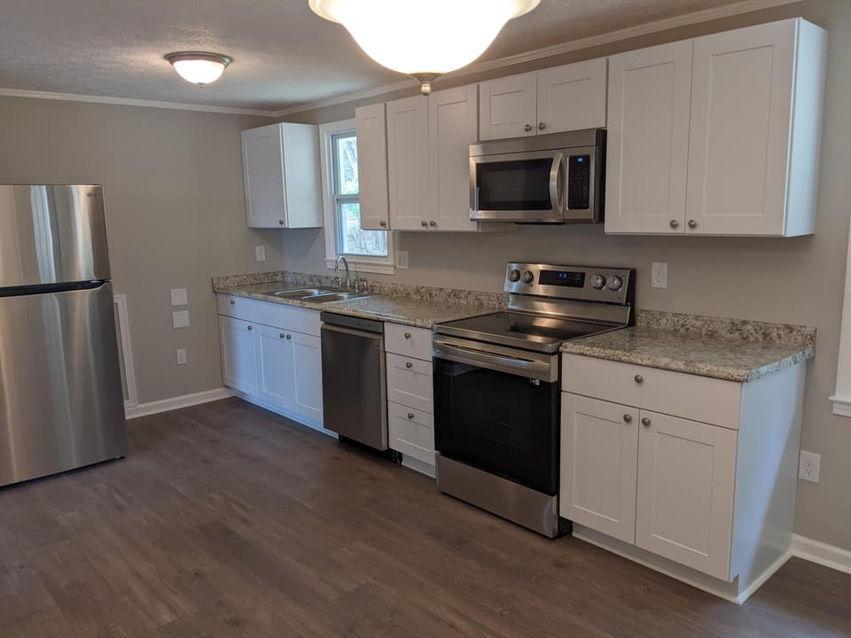 1370 Wall St, photo 8 of 38