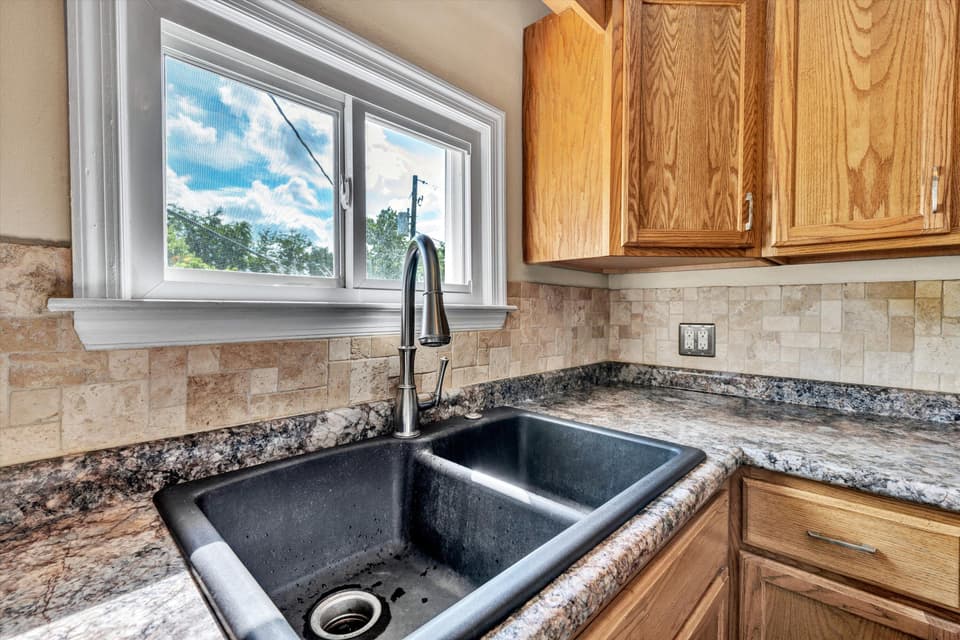 215 S Hill Drive, photo 20 of 37