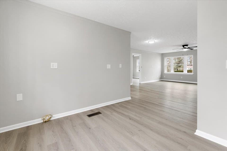 435 Teel Street, photo 19 of 40