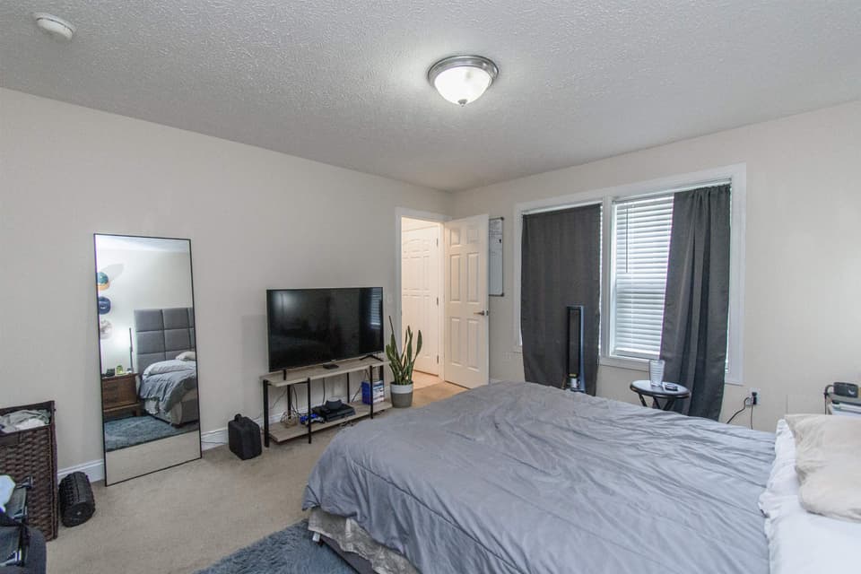 1015 Oak Tree Boulevard, photo 11 of 29