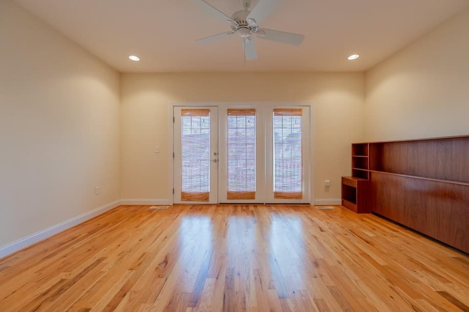 90 Phoenix Boulevard, photo 22 of 40