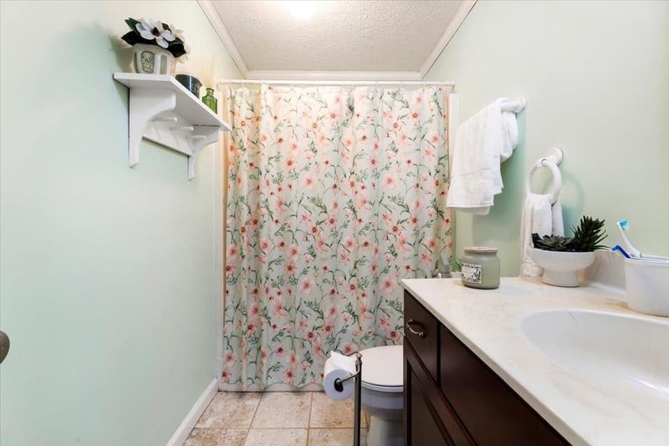 1290 Sherwood Drive, photo 23 of 40