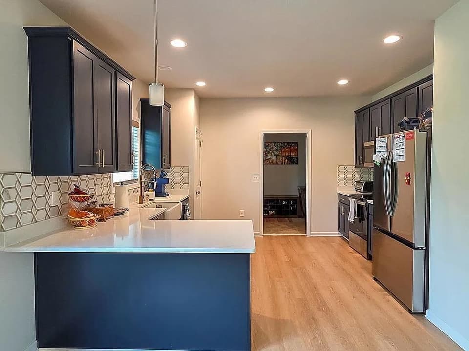 920 Holland Loop NW, photo 11 of 19