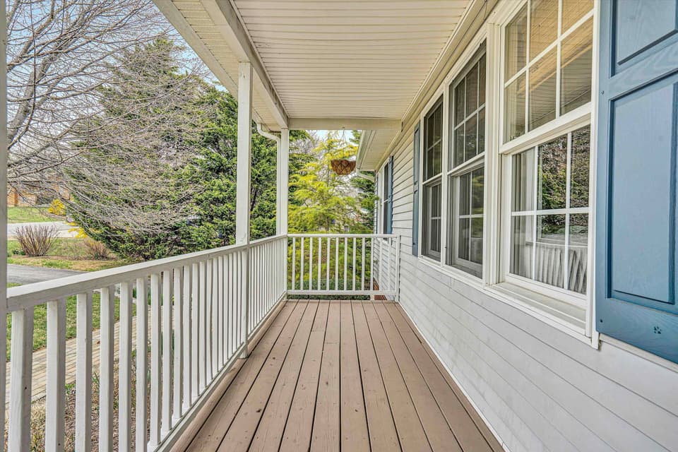 185 Howery Street, photo 4 of 40