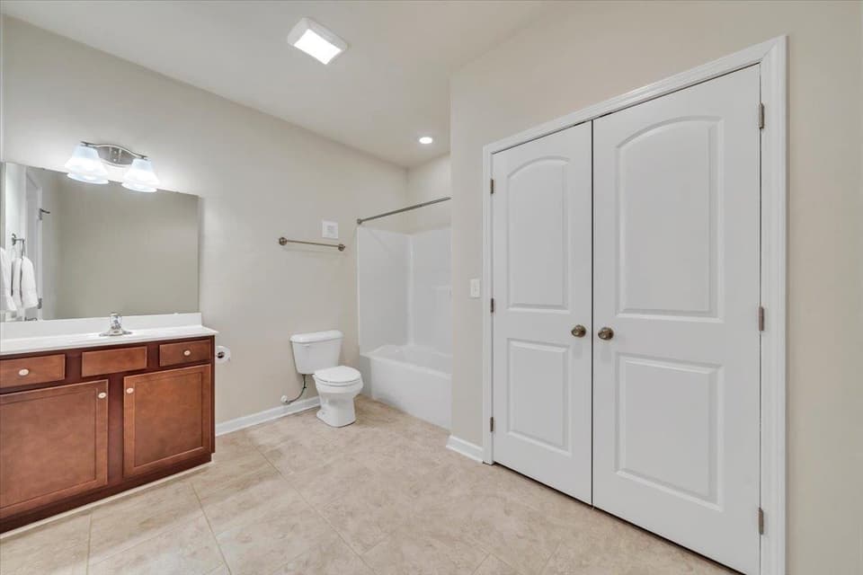 1140 Crosscreek Drive, photo 33 of 40