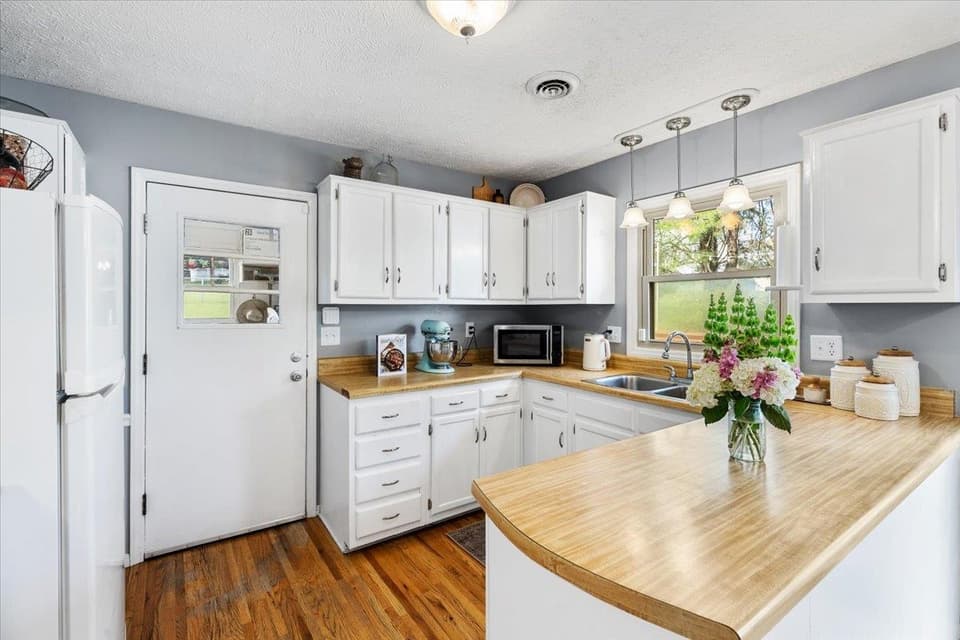 80 Henley Drive, photo 15 of 40