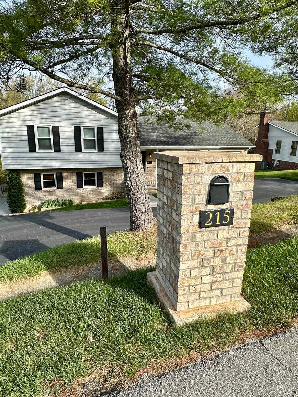 215 Morning Star Lane, photo 2 of 22