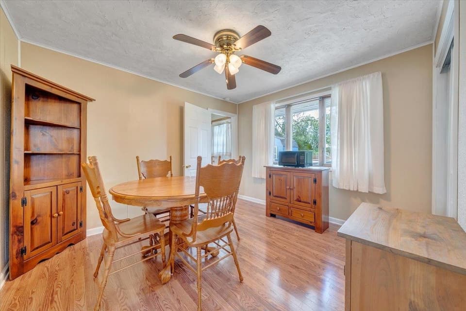 625 Mountainview Drive SW, photo 12 of 31