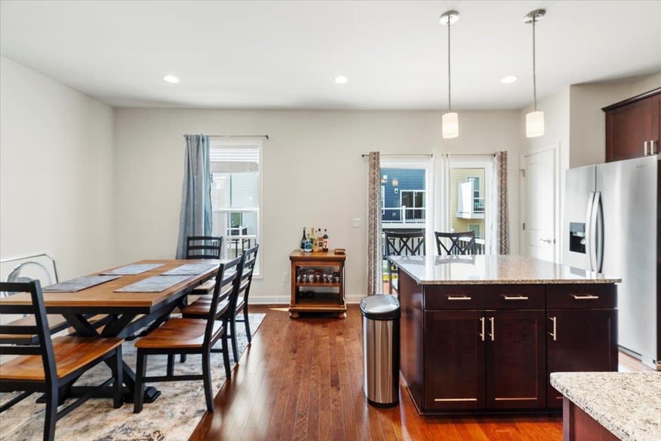 325 John Adams Drive, photo 17 of 40