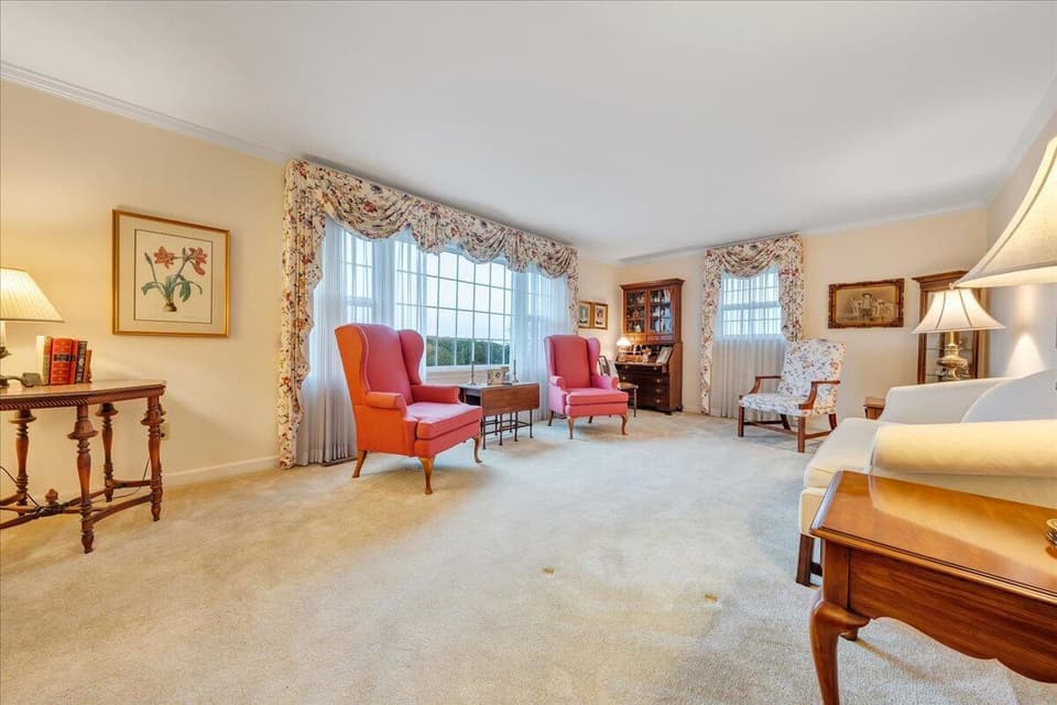 570 Summitridge Rd SW, photo 12 of 36
