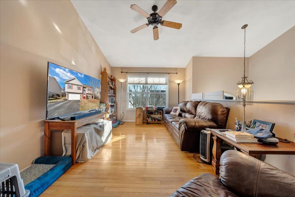 140 Wistaria Drive, photo 5 of 18