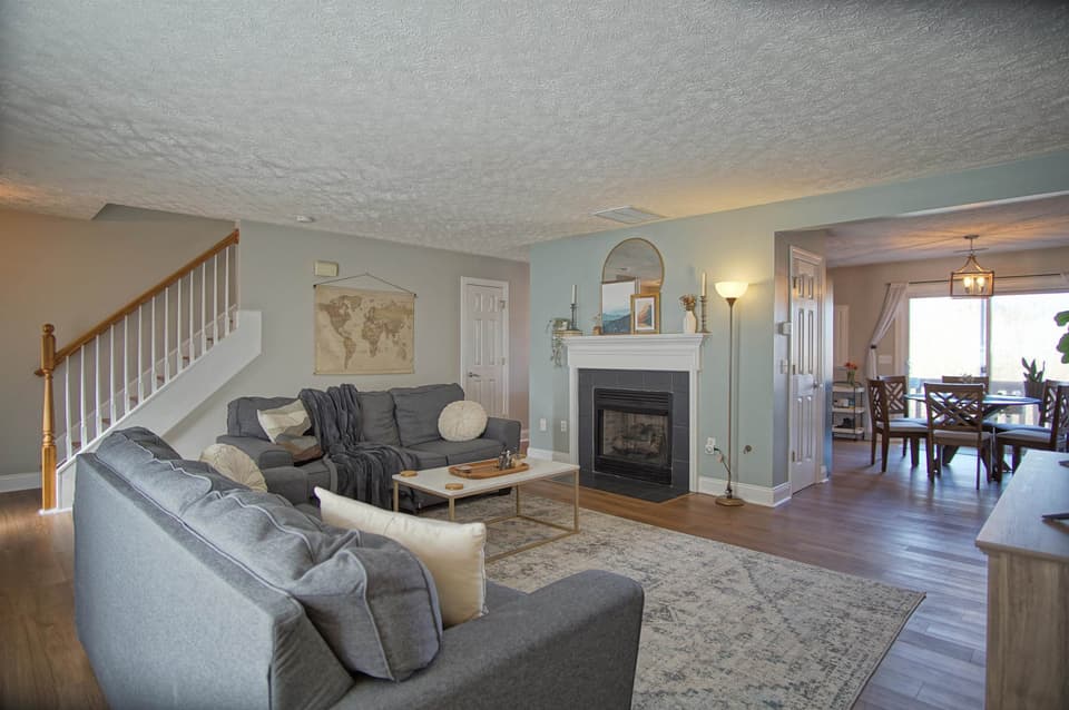 375 Oak Tree Boulevard, photo 4 of 34