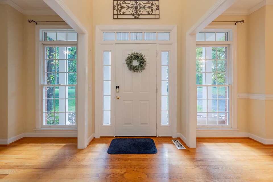 2075 Lubna Drive, photo 10 of 40