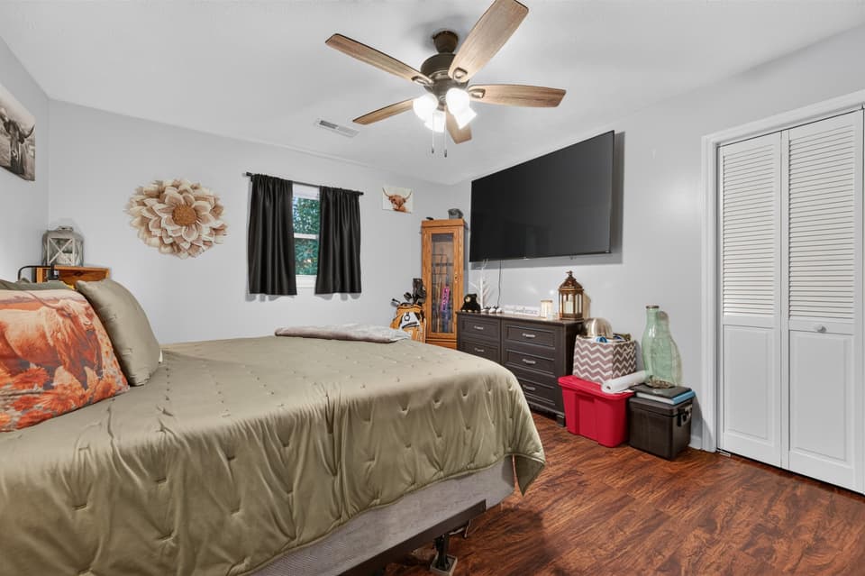 189 Pine Hollow Road, photo 17 of 40
