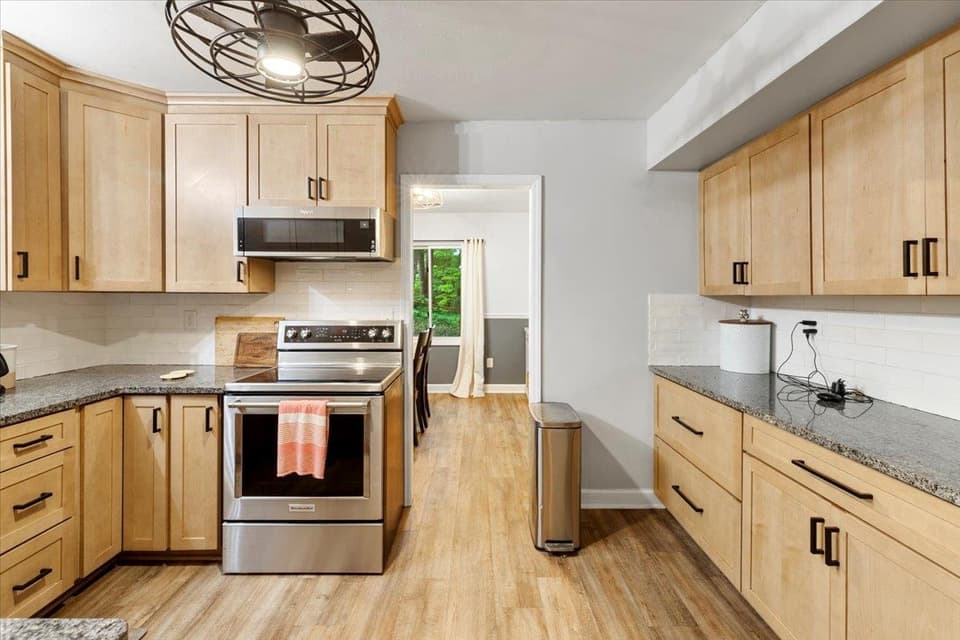 1200 Flint Drive, photo 7 of 40