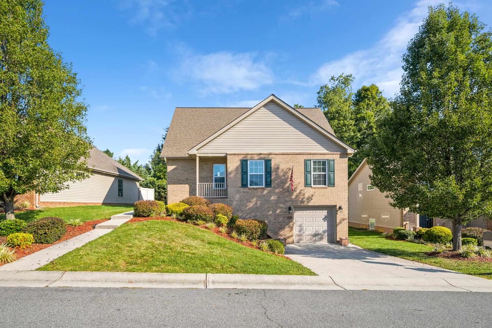 135 Alexa Lane, photo 2 of 40